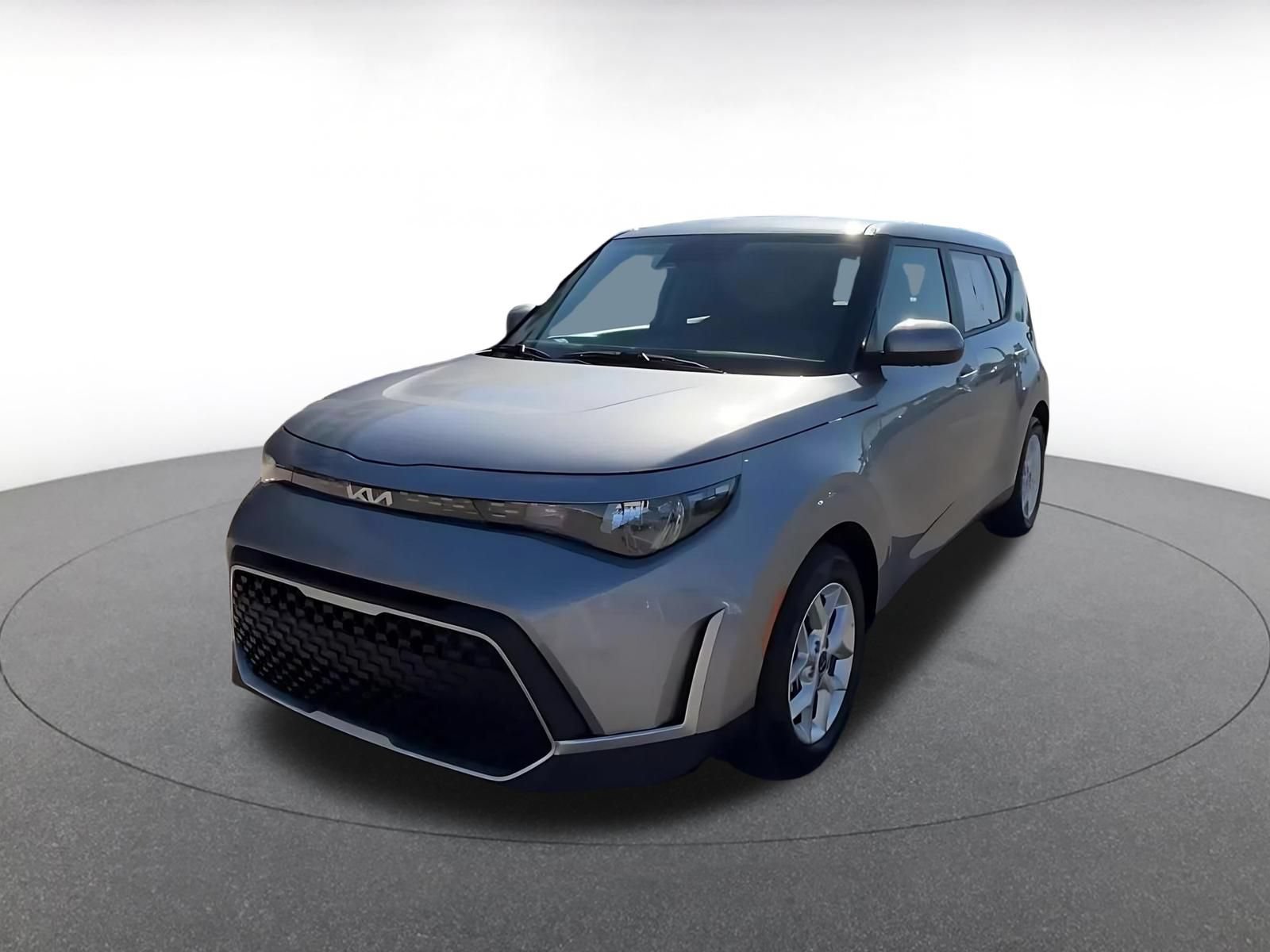Used 2025 Kia Soul LX w/ LX Technology Package FWD image 7