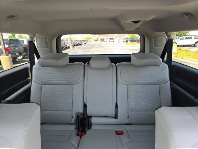 New 2026 Ford Expedition Max Platinum w/ Platinum Ultimate Package AWD/4WD image 16
