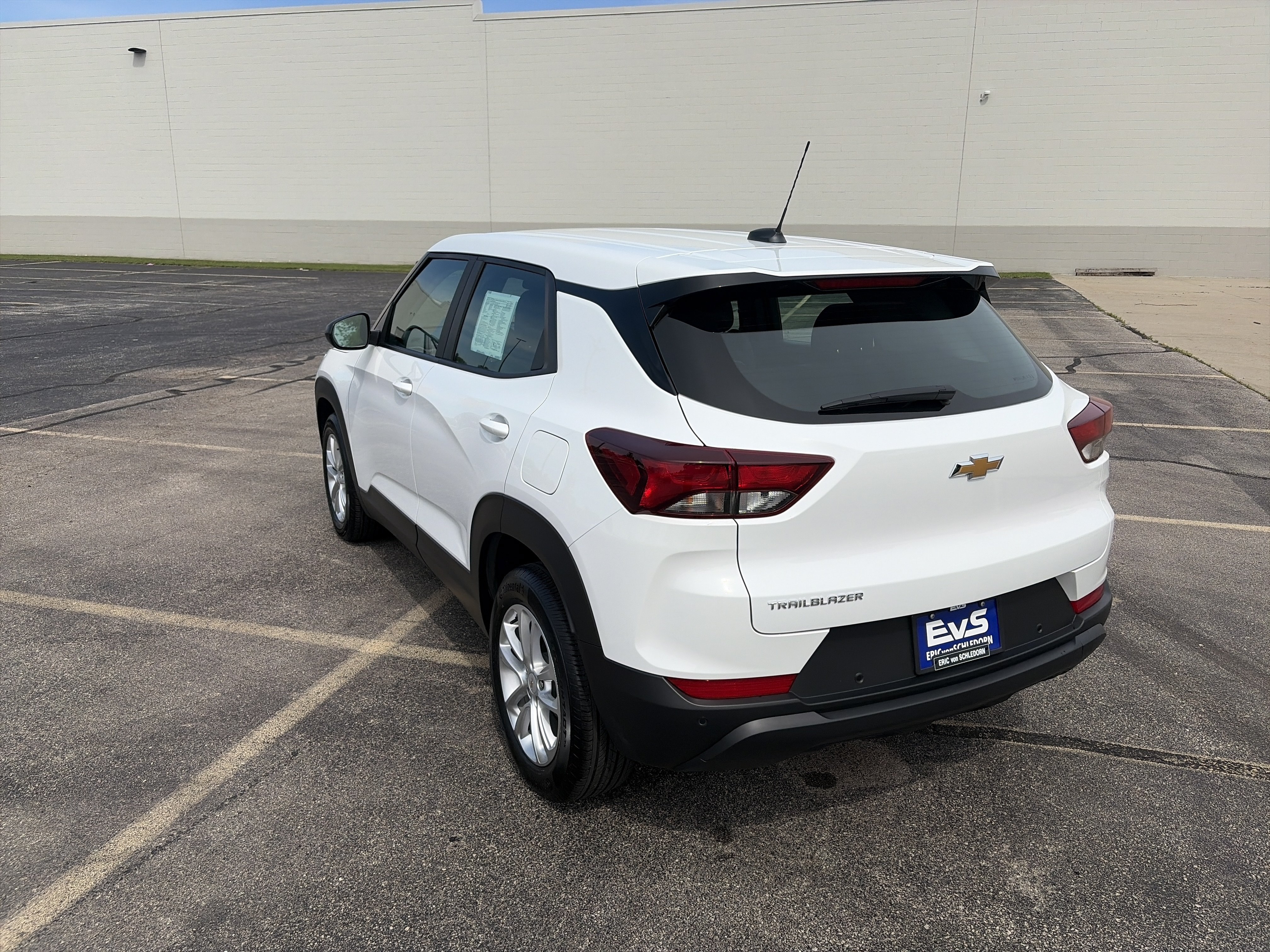 Used 2024 Chevrolet TrailBlazer LS w/ LS Confidence Package FWD image 4