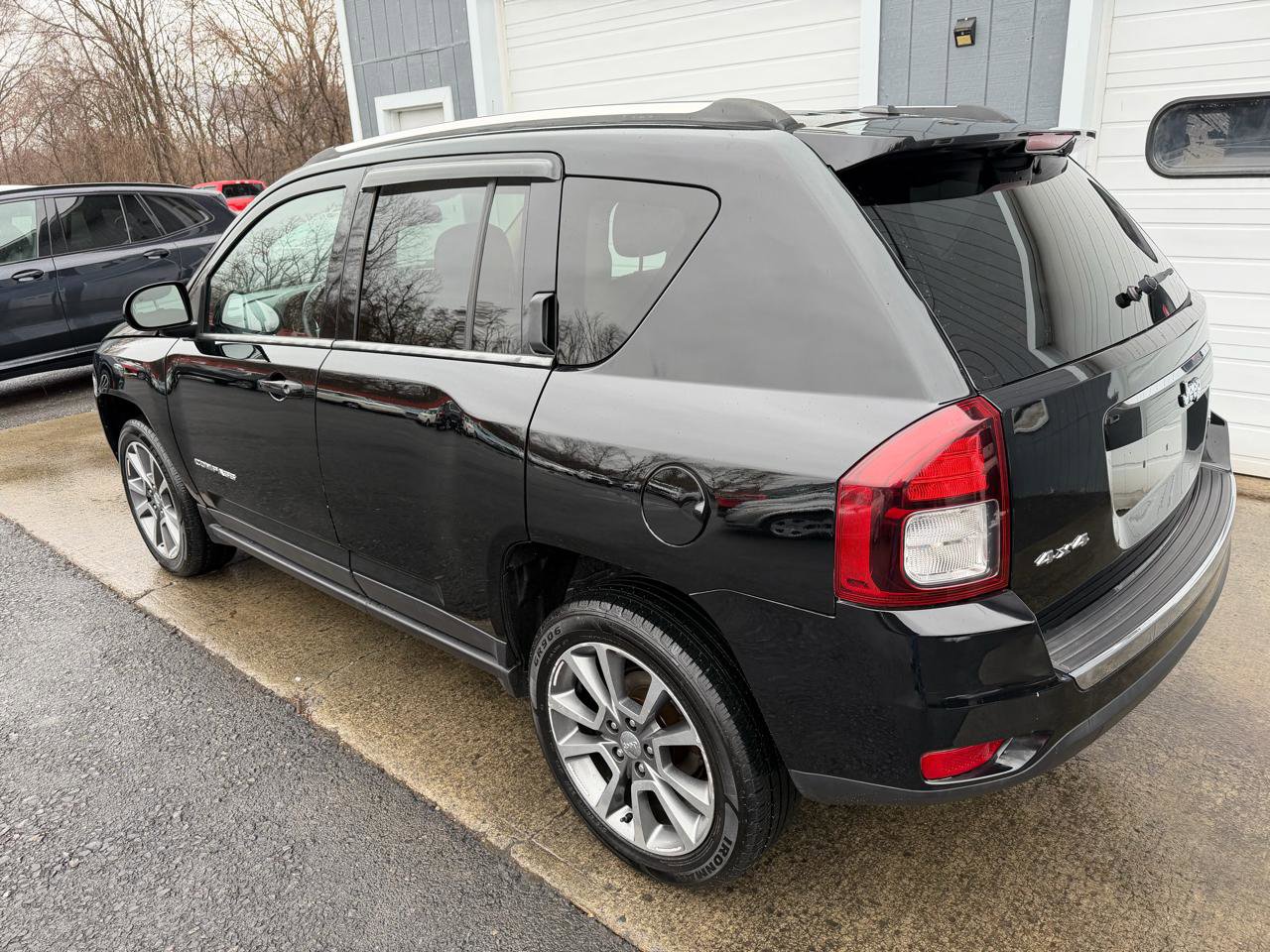 Used 2014 Jeep Compass Limited w/ Sun/Sound Group image 5