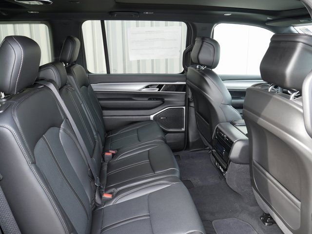 New 2026 Jeep Grand Wagoneer L w/ Premium Group I image 32