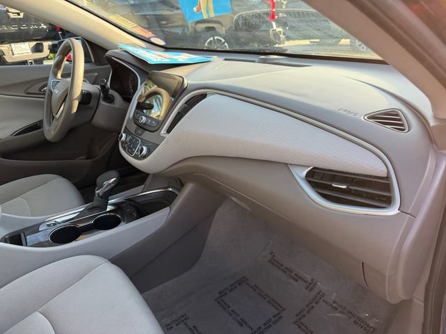 Used 2025 Chevrolet Malibu LT FWD image 18