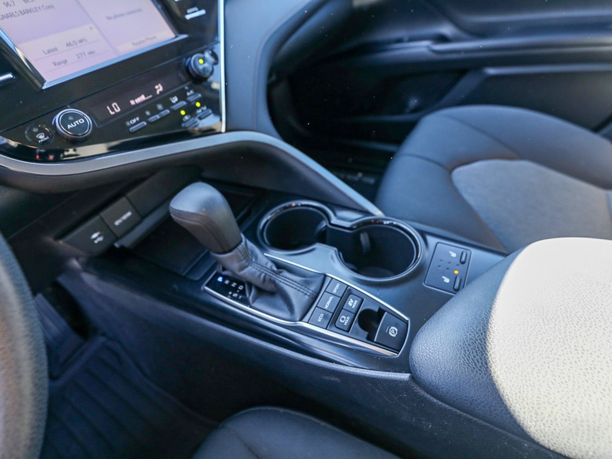 Used 2018 Toyota Camry LE FWD image 18