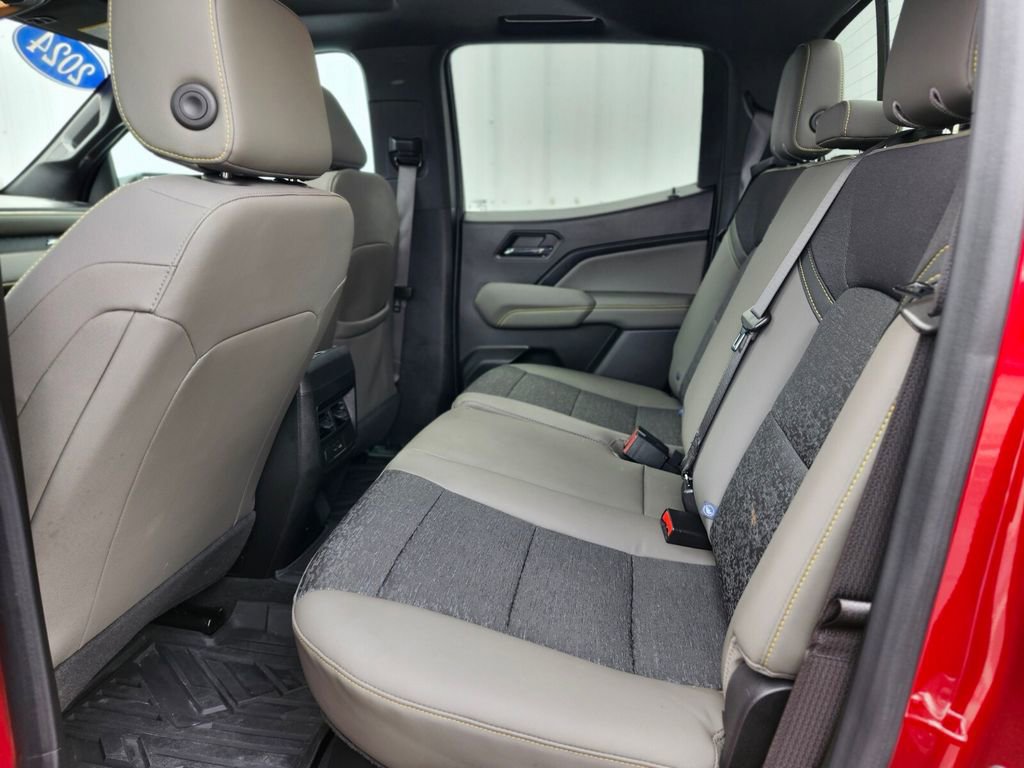 Used 2024 Chevrolet Colorado ZR2 w/ Technology Package AWD/4WD image 14