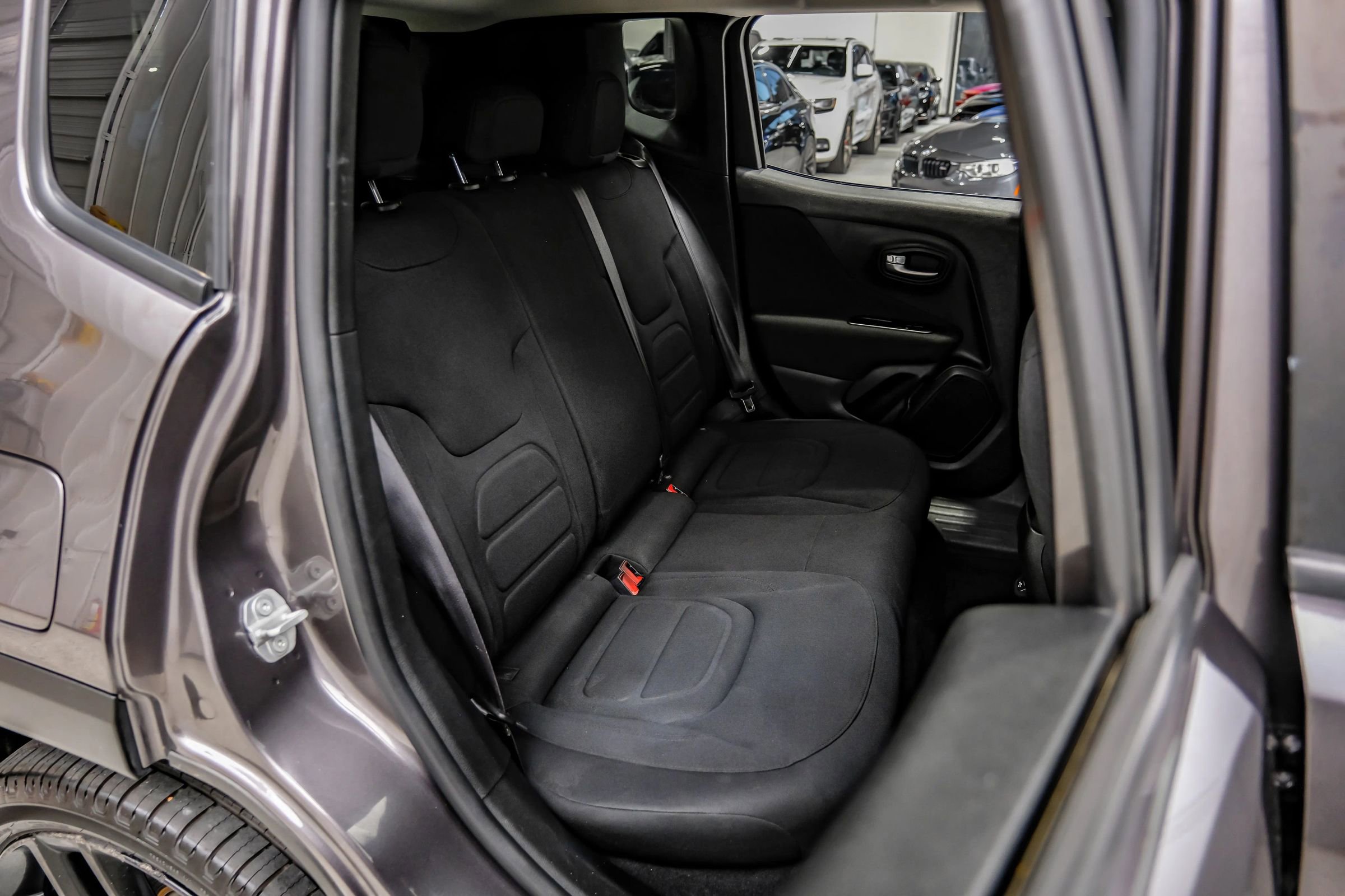 Used 2020 Jeep Renegade Latitude image 37