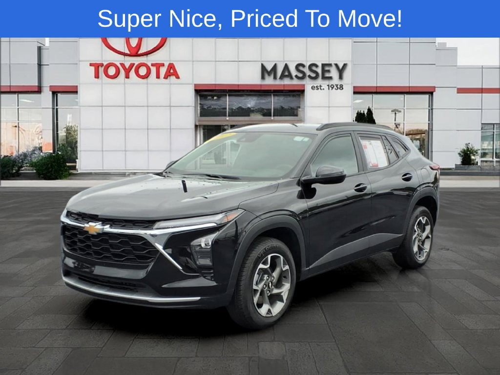 Used 2025 Chevrolet Trax LT