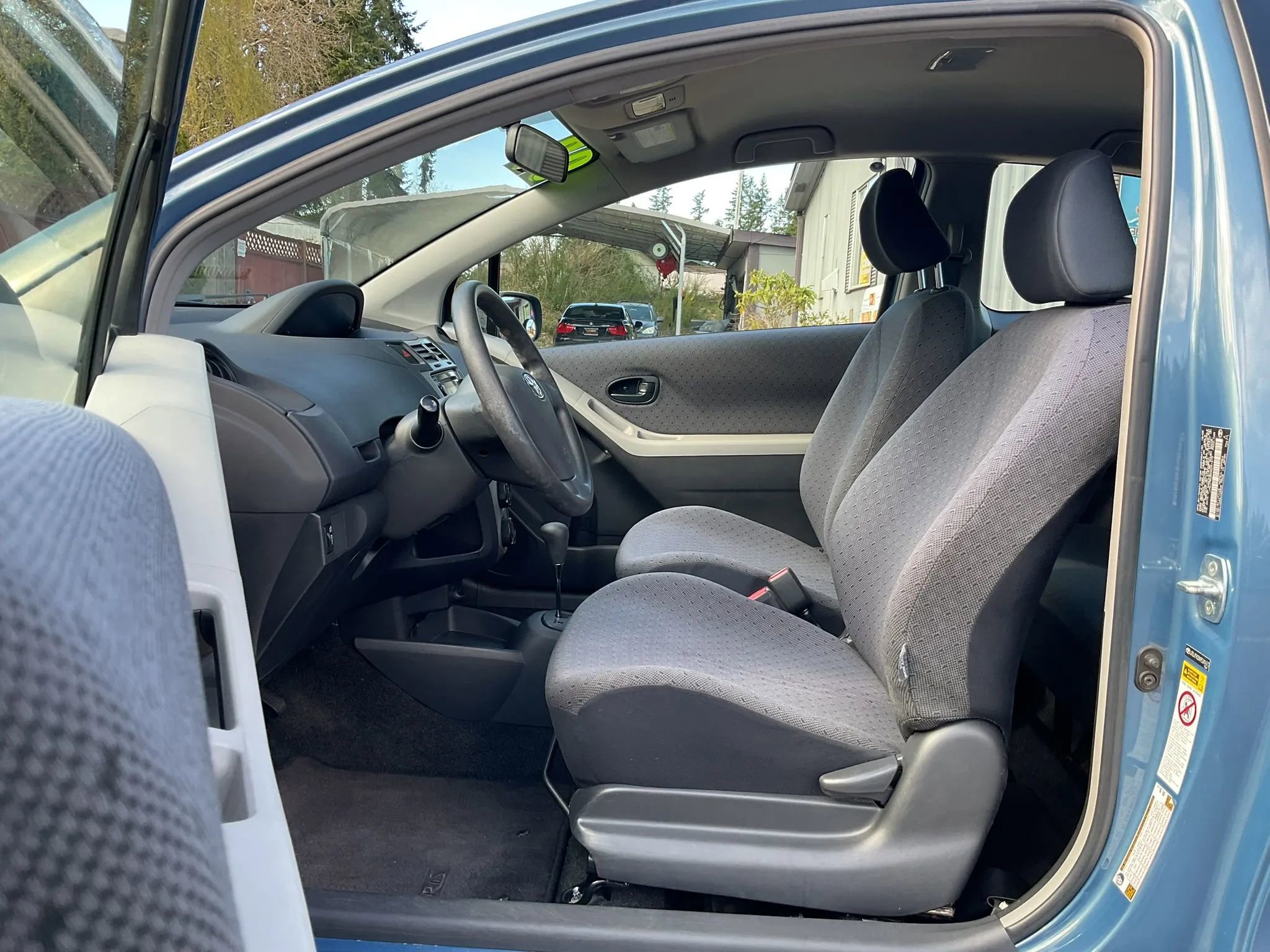 Used 2009 Toyota Yaris 2-Door Hatchback image 10