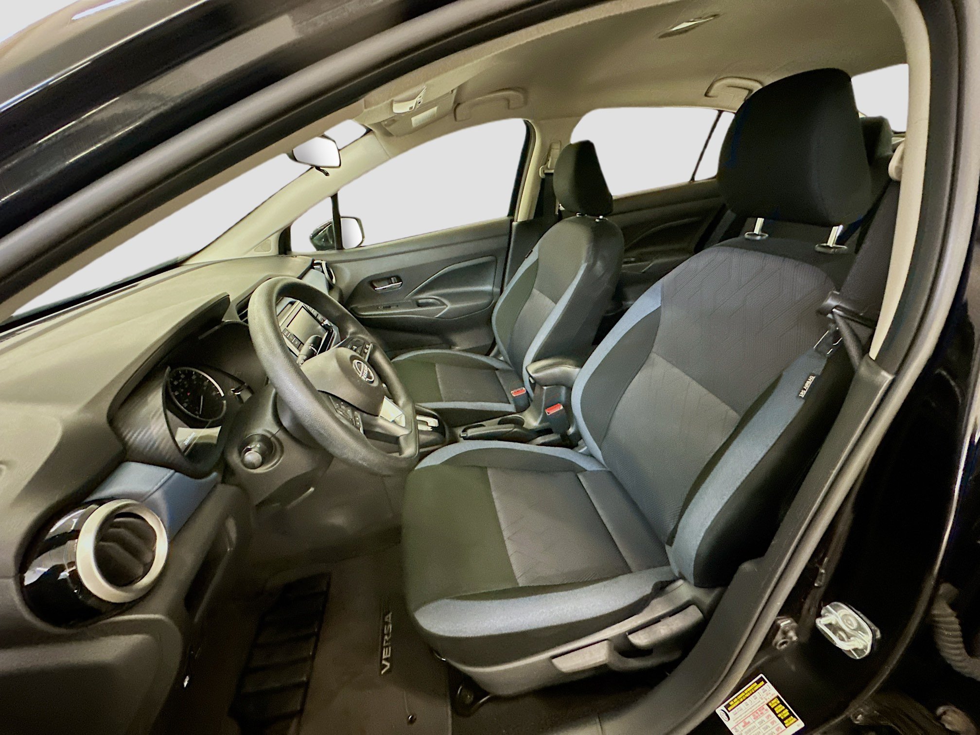 Used 2025 Nissan Versa SV FWD image 13