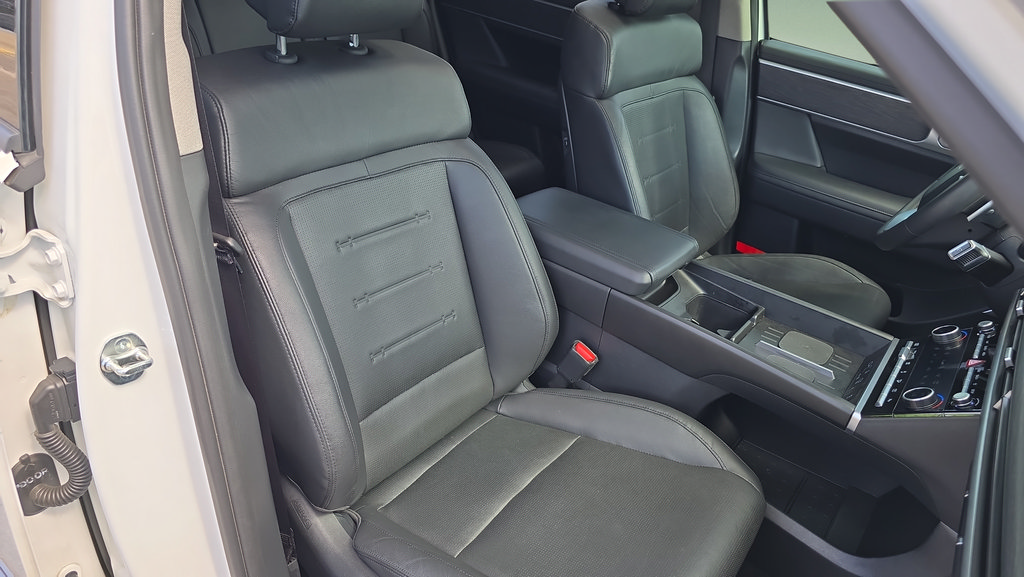 Certified 2024 Hyundai Santa Fe Limited AWD/4WD image 13