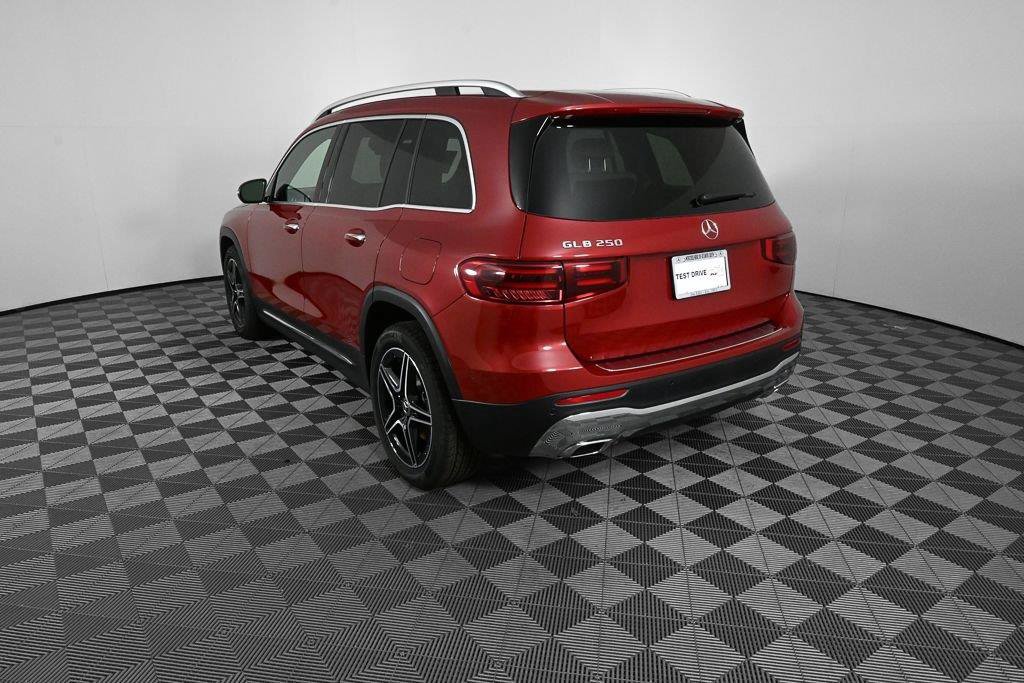 New 2026 Mercedes-Benz GLB 250 image 4