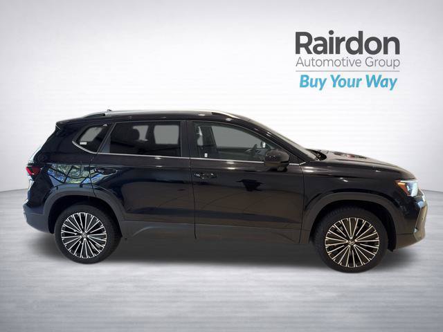 Used 2025 Volkswagen Taos SE FWD image 6