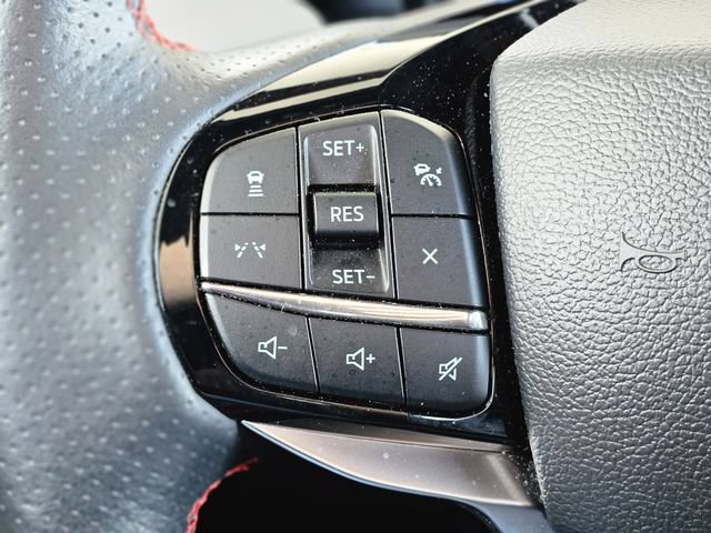 Used 2025 Ford Explorer ST-Line w/ ST-Line Street Pack AWD/4WD image 17