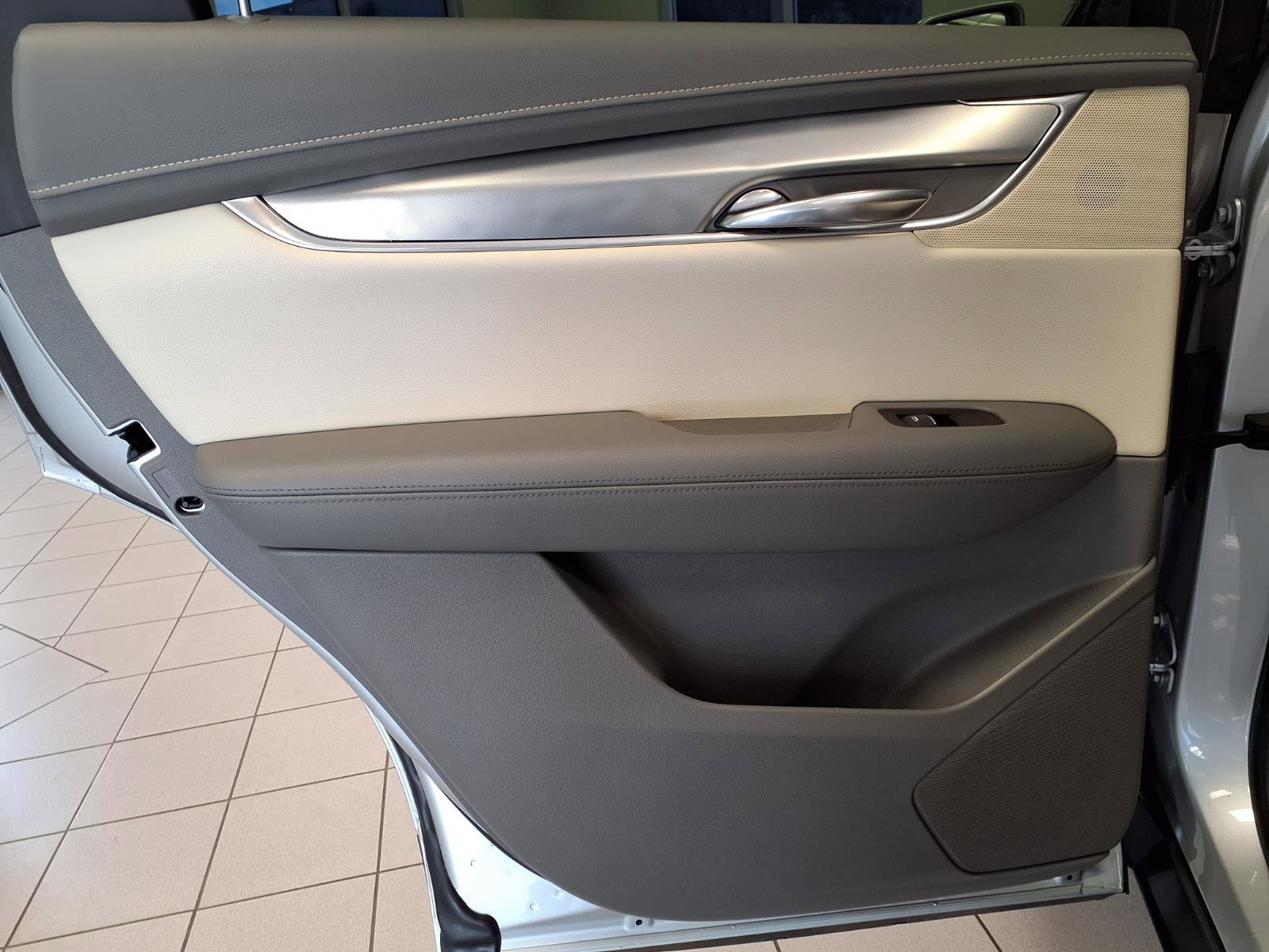 Used 2019 Cadillac XT5 Luxury FWD image 16