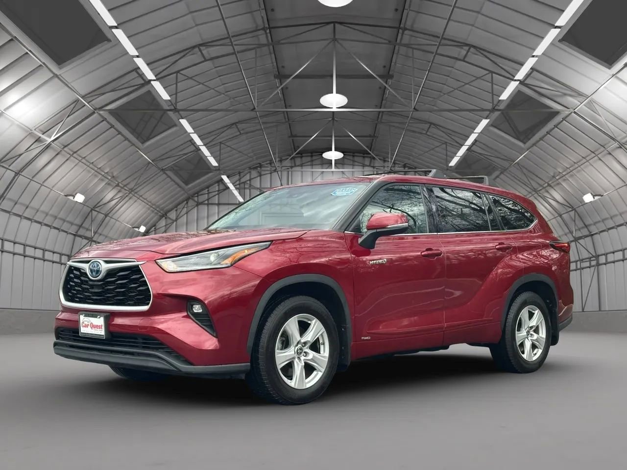 Used 2021 Toyota Highlander LE image 3