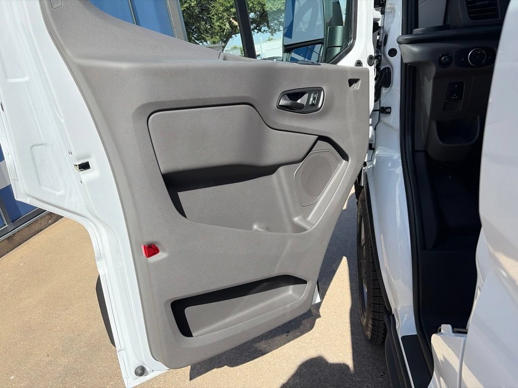 New 2026 Ford Transit 250 148 Medium Roof w/ Load Area Protection Package RWD image 10