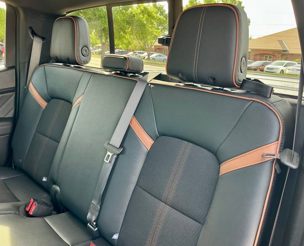 Used 2025 GMC Canyon AT4 AWD/4WD image 30