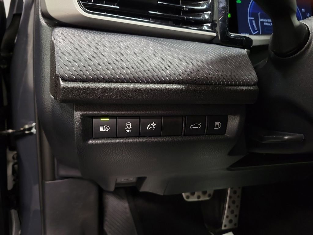 Used 2025 Toyota Camry SE image 22