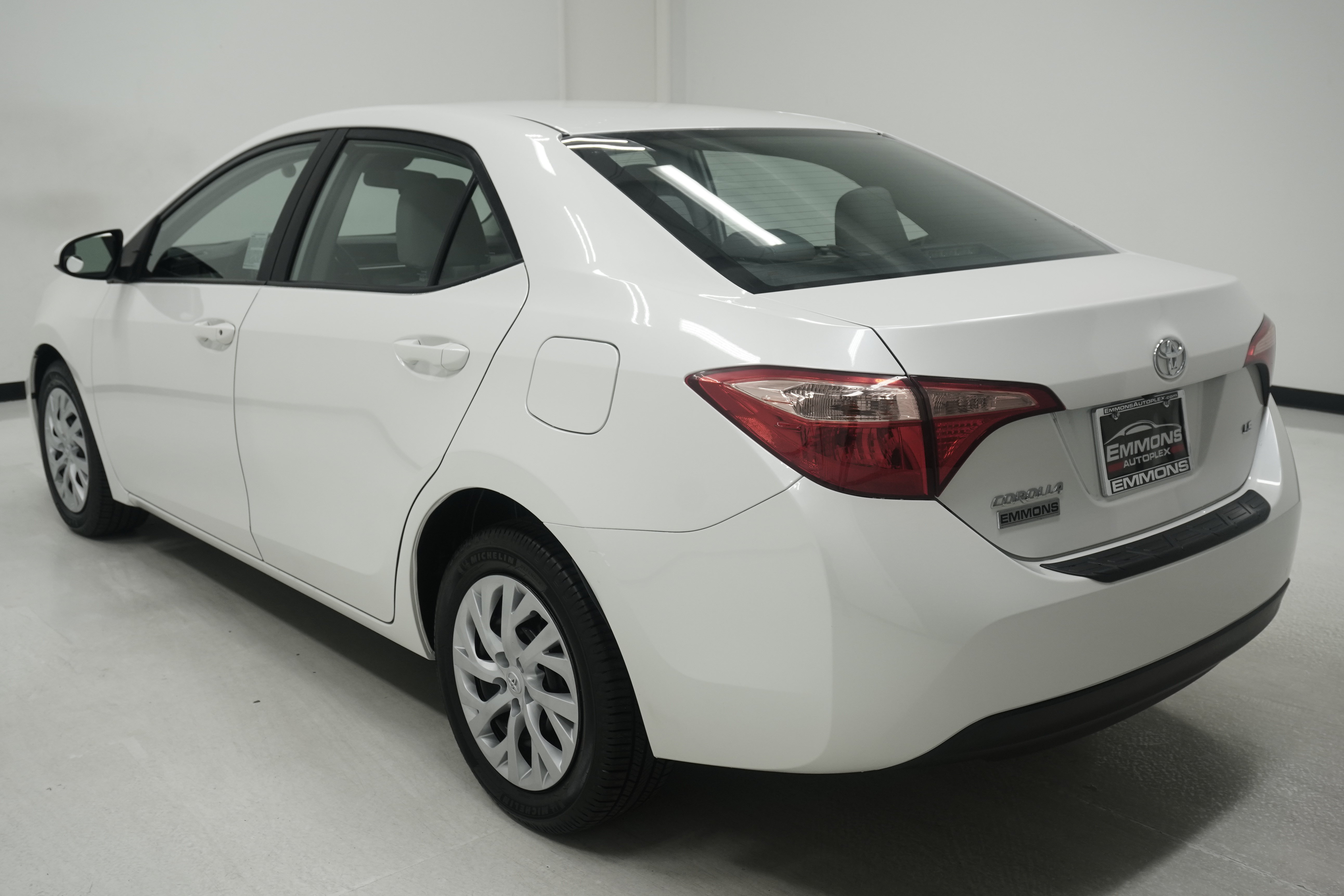Used 2017 Toyota Corolla LE FWD image 6