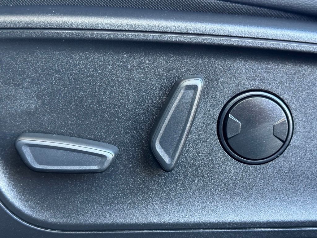 Used 2022 Ford Escape Titanium w/ Class II Trailer Tow Package image 21