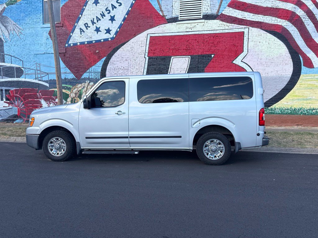 Used 2018 Nissan NV 3500 SL RWD image 3