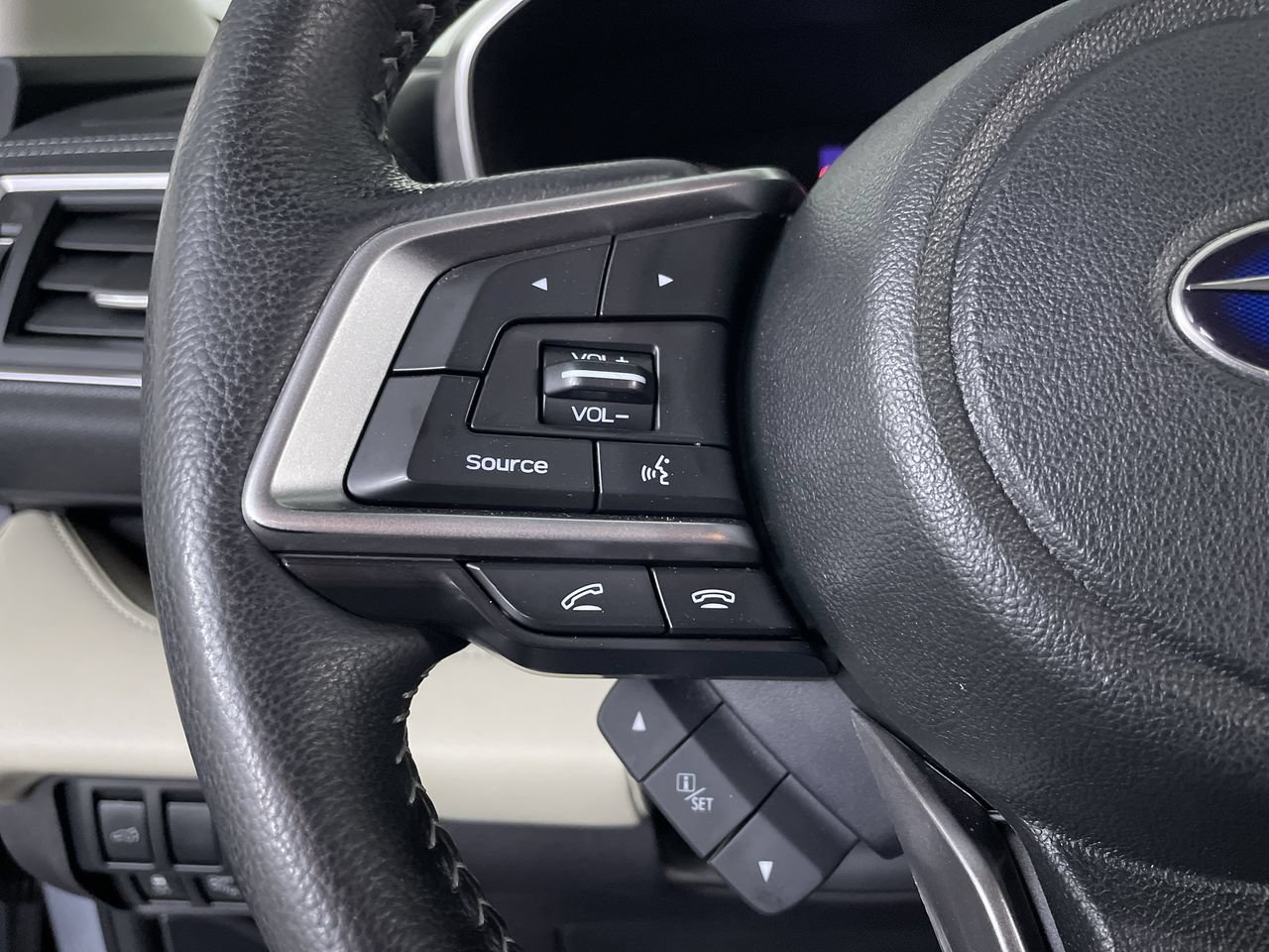 Used 2019 Subaru Ascent Limited AWD/4WD image 26