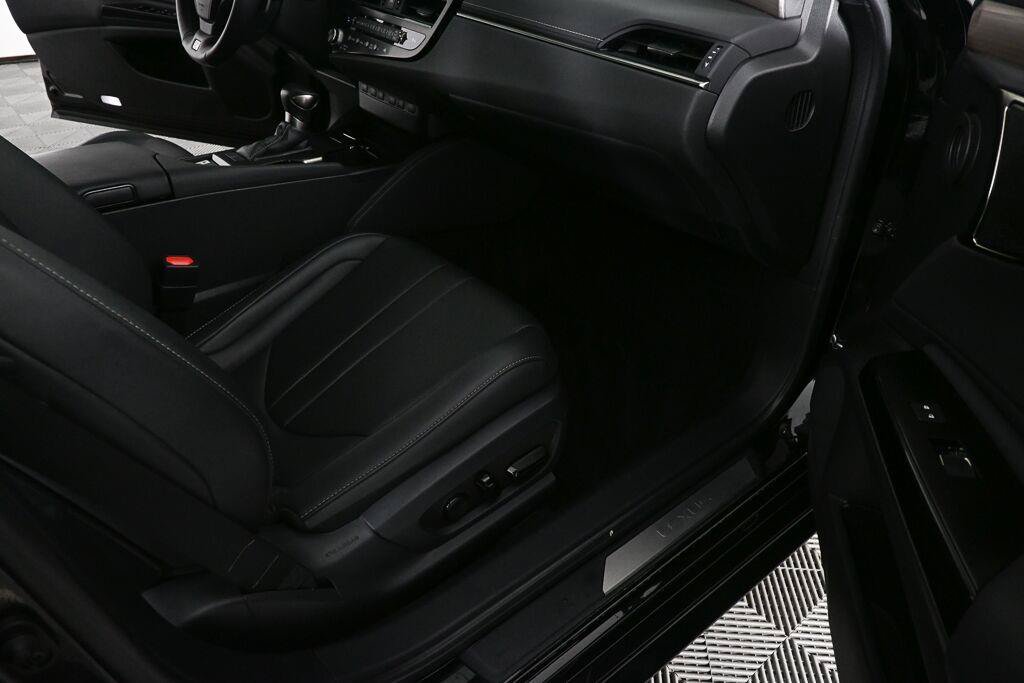 Used 2023 Lexus ES 350 F Sport w/ Accessory Package (Z2) FWD image 33