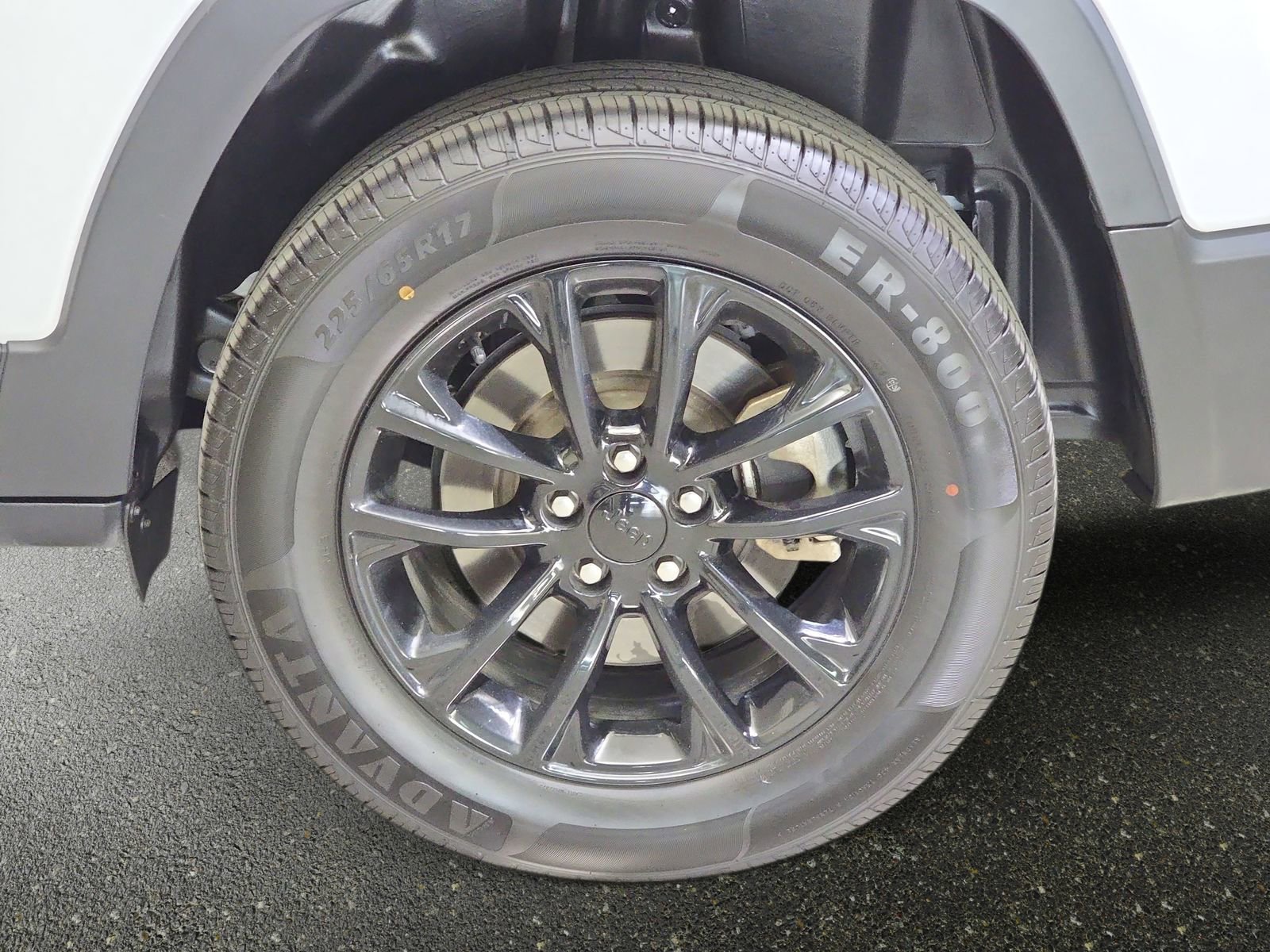 Used 2023 Jeep Cherokee Altitude Lux image 35