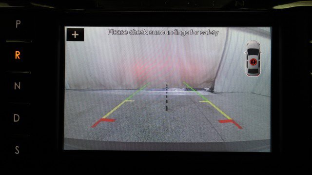 Used 2017 Lincoln Continental Select image 16