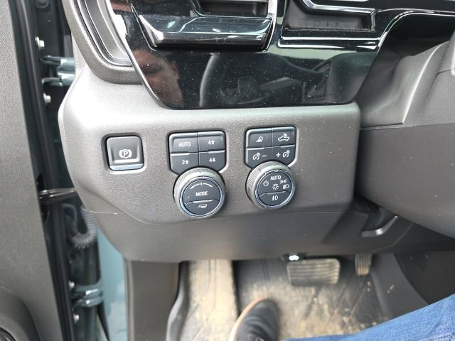 Used 2025 Chevrolet Silverado 1500 ZR2 image 30