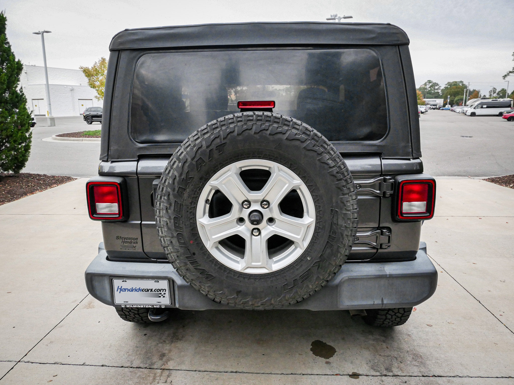 Used 2020 Jeep Wrangler Sport AWD/4WD image 9