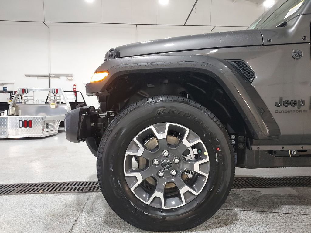 New 2026 Jeep Gladiator Sport AWD/4WD image 16