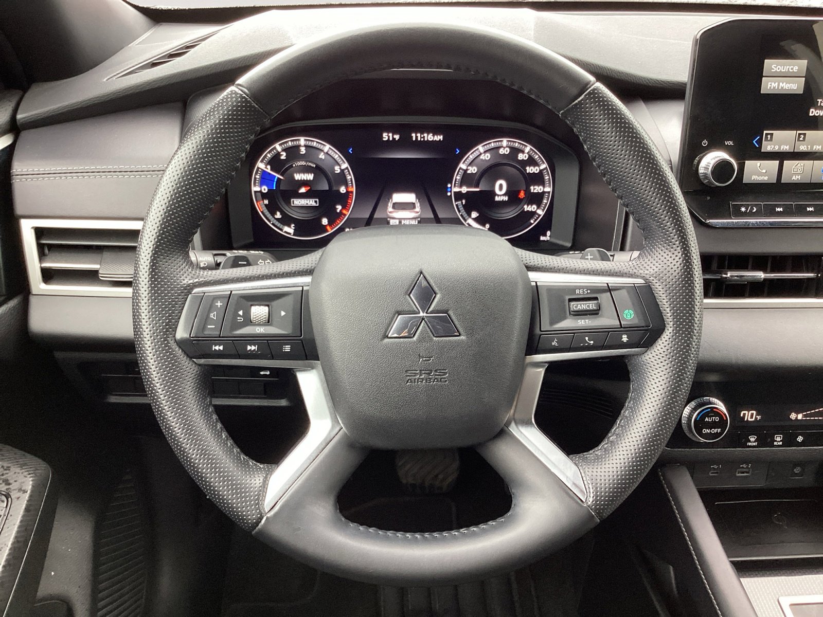 Used 2024 Mitsubishi Outlander SE Black Edition FWD image 18