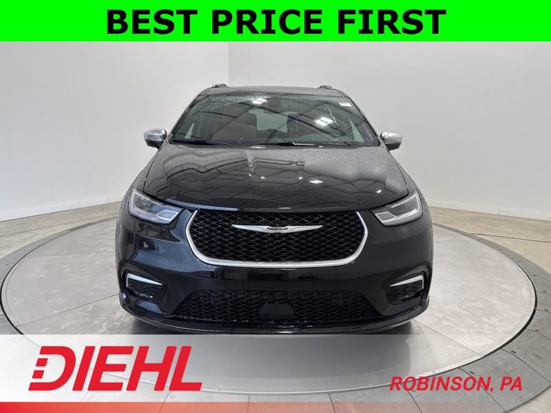 New 2026 Chrysler Pacifica Pinnacle image 2