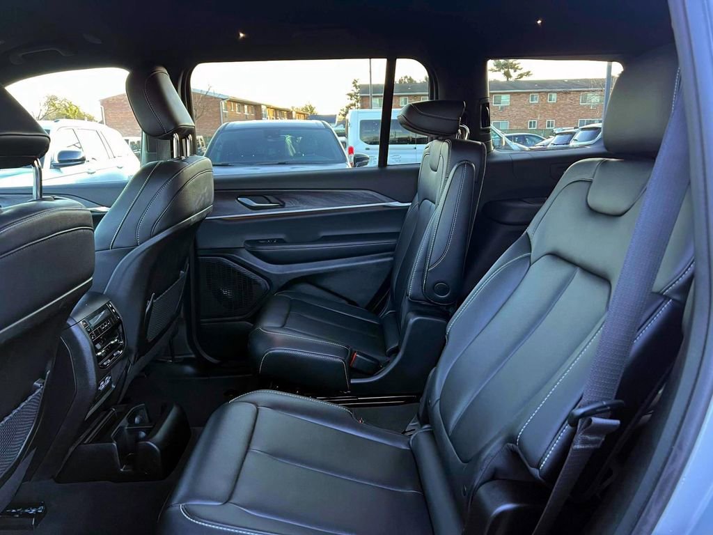 Certified 2024 Jeep Grand Cherokee L Limited image 11