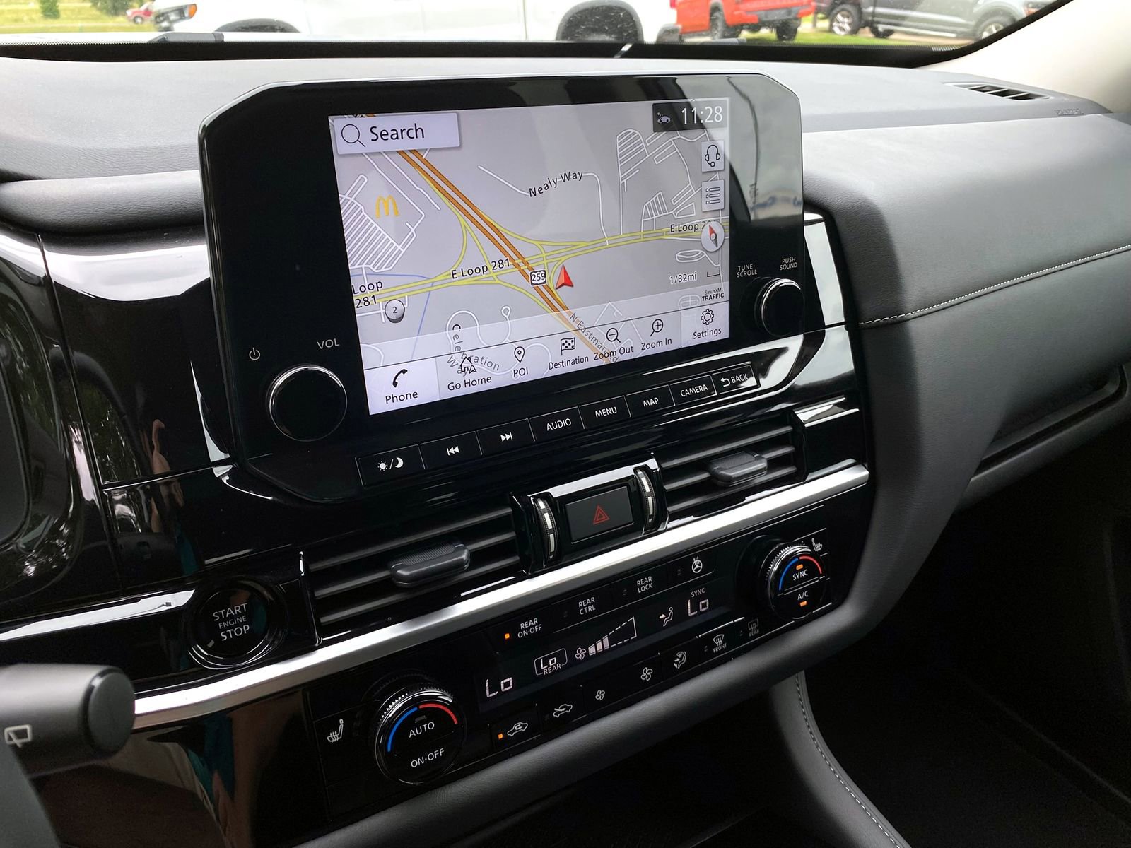 Used 2025 Nissan Pathfinder SL FWD image 15