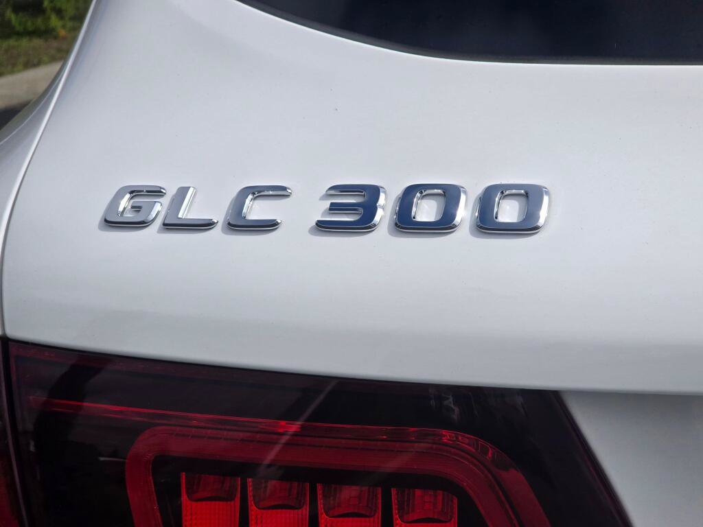 Used 2021 Mercedes-Benz GLC 300 4MATIC image 33