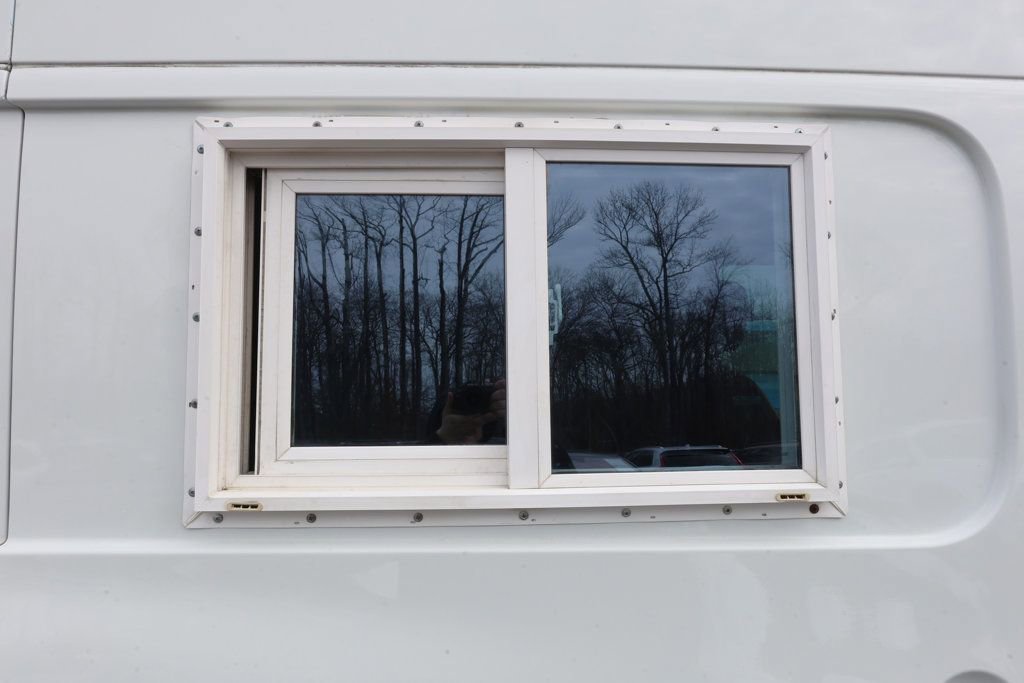 Used 2021 Nissan NV 2500 S image 24