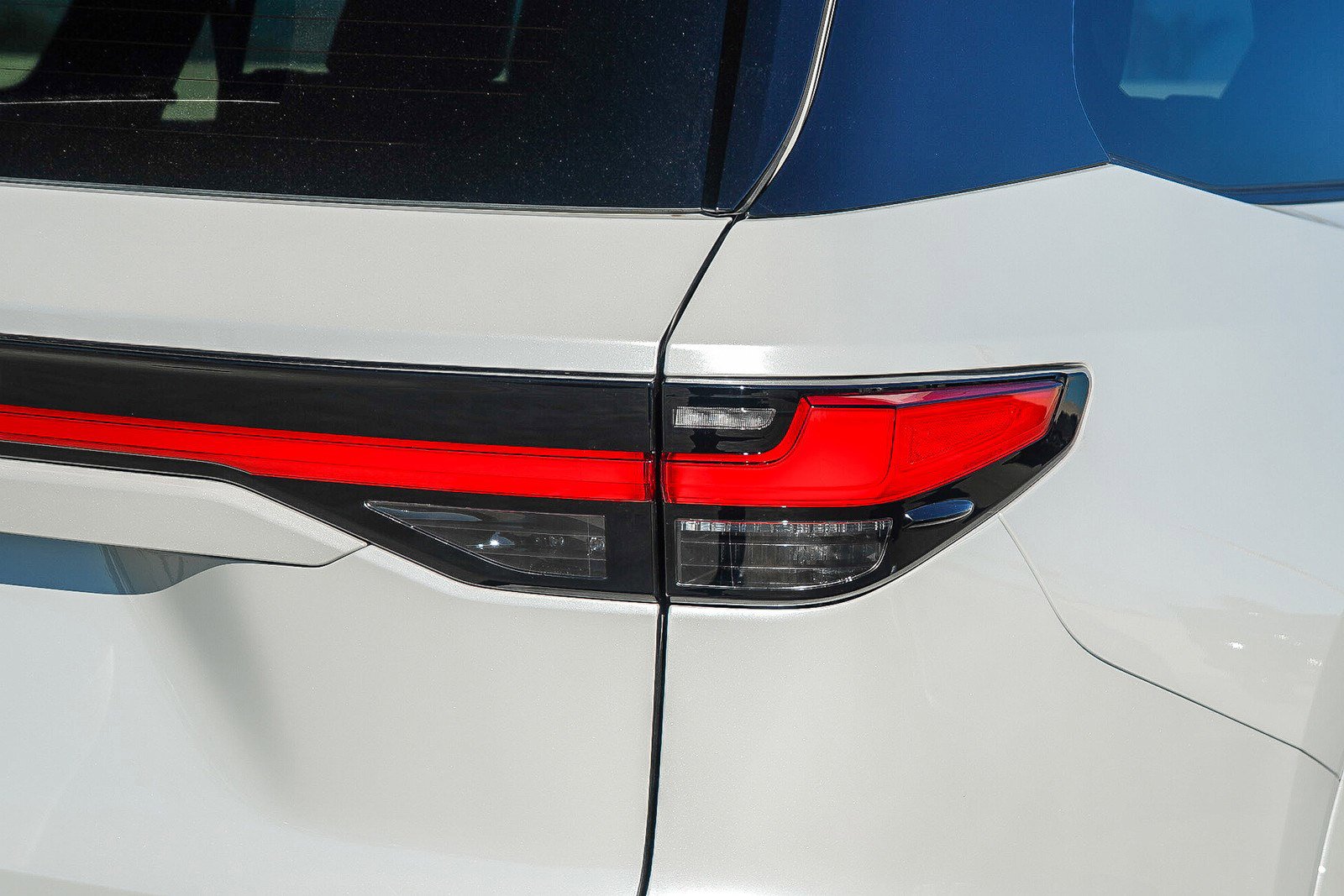 New 2026 Lexus TX 500h AWD image 8