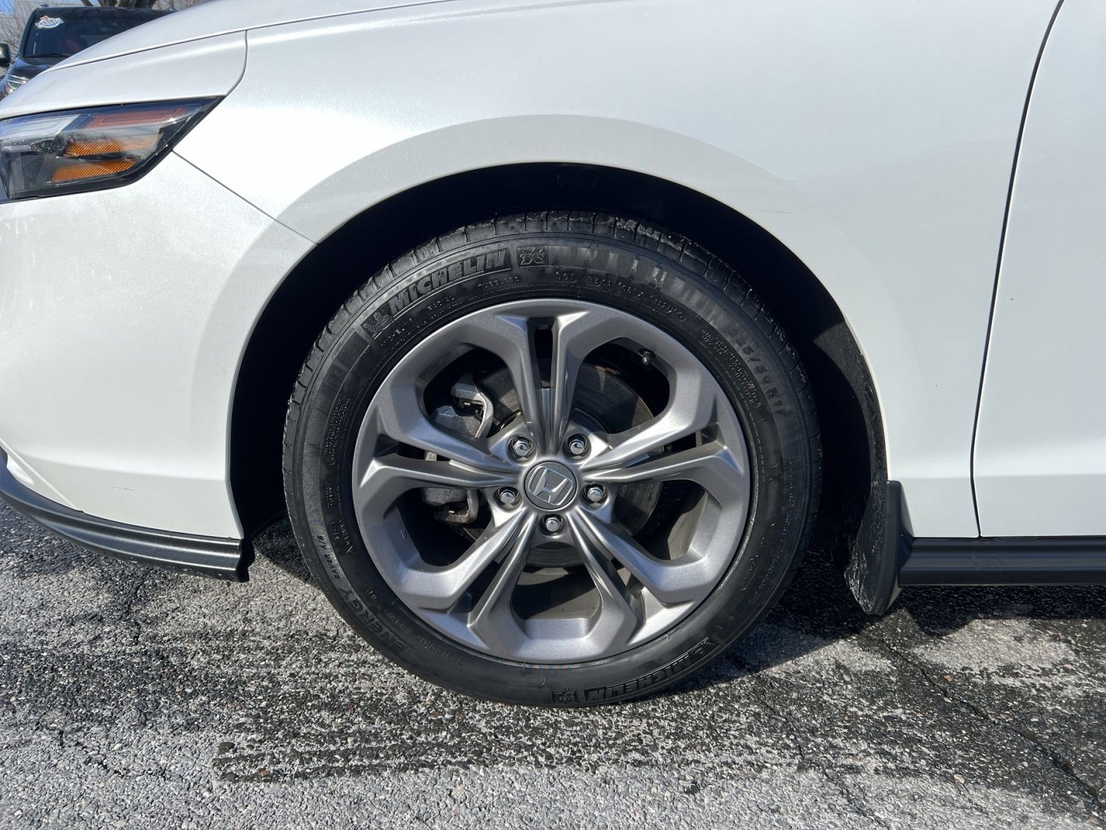 Used 2024 Honda Accord EX image 12