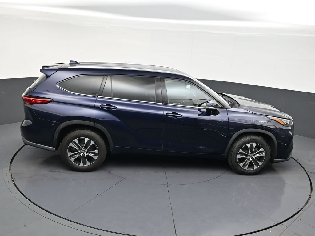 Used 2020 Toyota Highlander XLE image 16