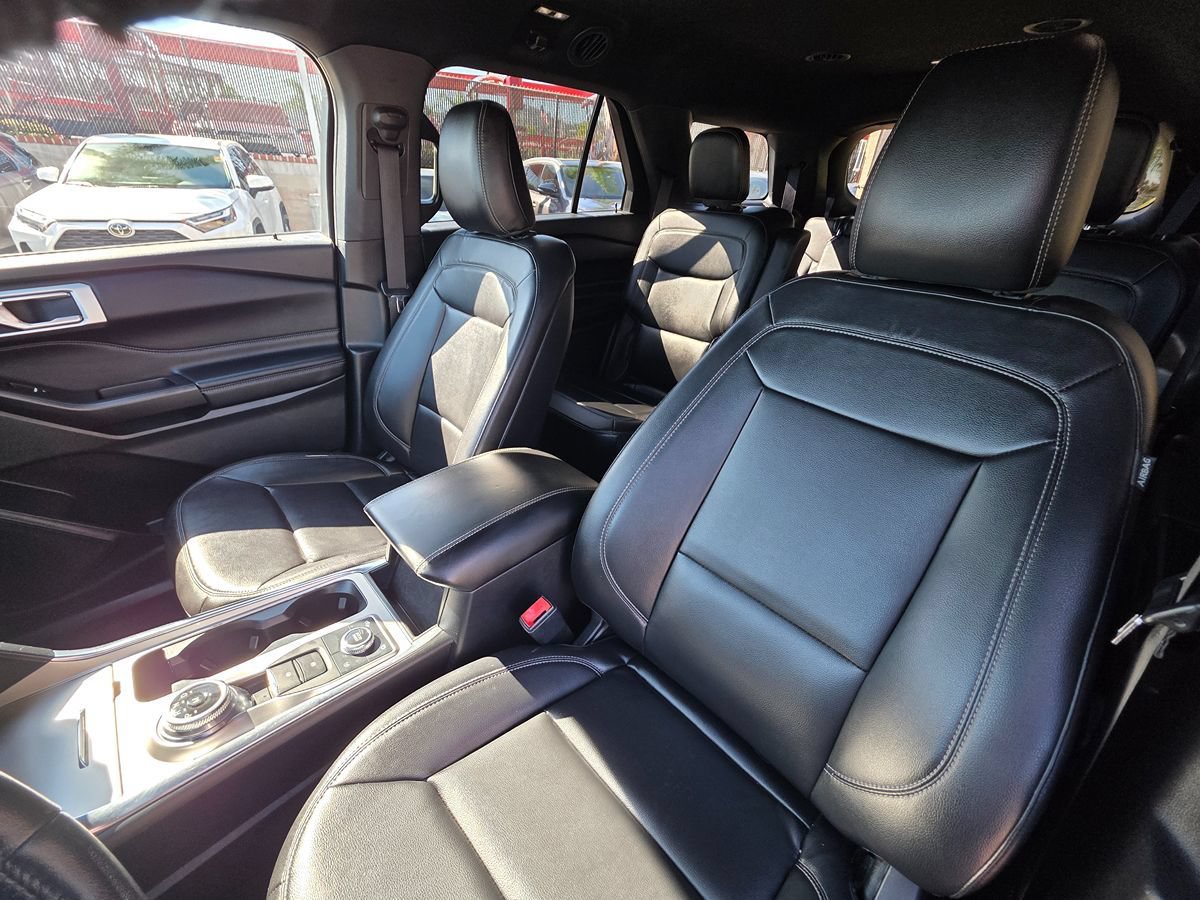 Used 2020 Ford Explorer XLT w/ Equipment Group 202A AWD/4WD image 23