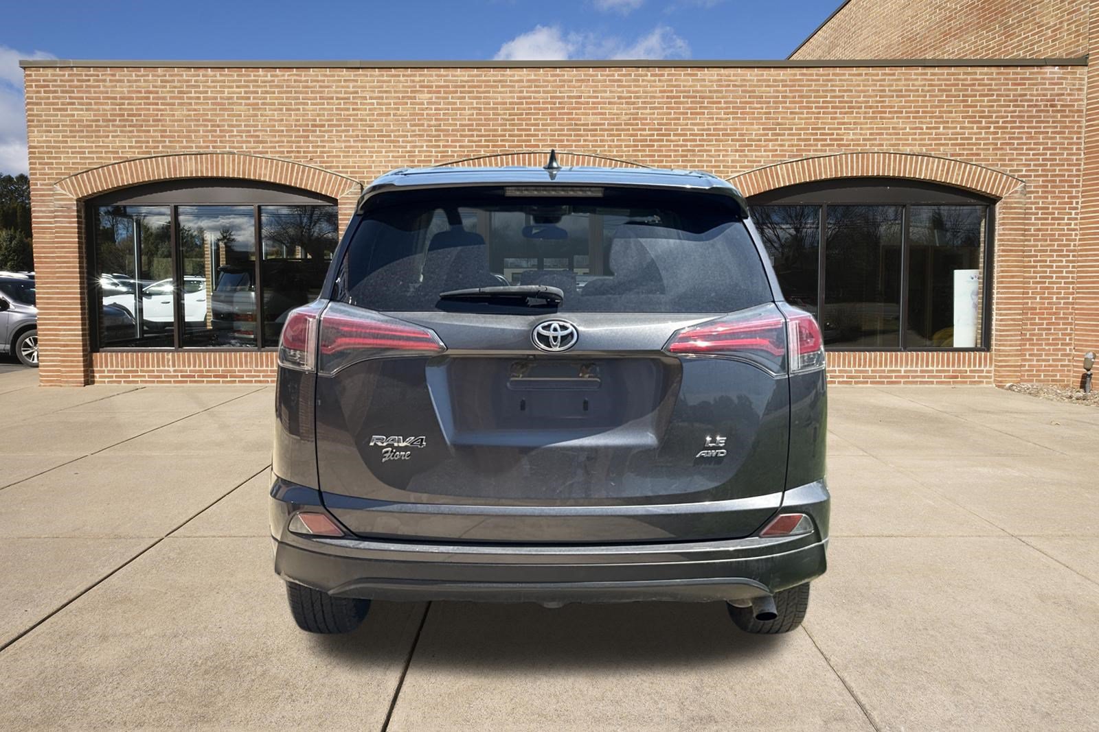 Used 2018 Toyota RAV4 LE w/ All Weather Liner Package AWD/4WD image 4