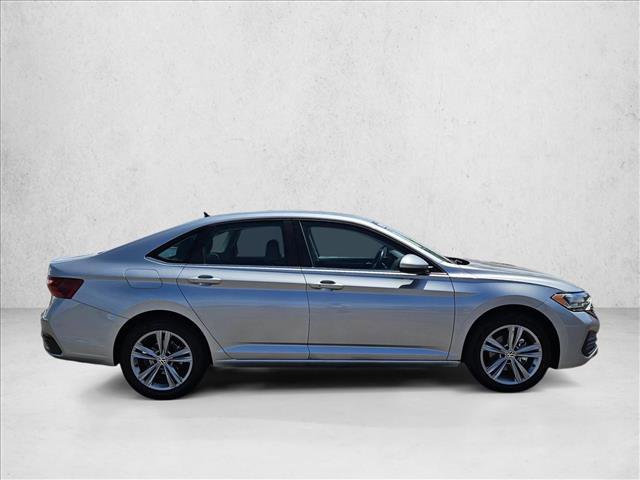 Used 2024 Volkswagen Jetta SE FWD video 4