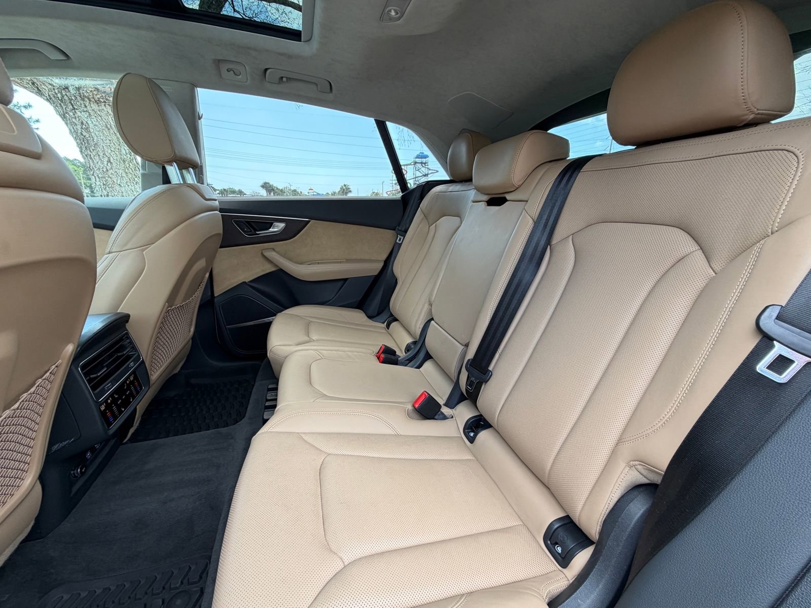 Used 2019 Audi Q8 Prestige image 14