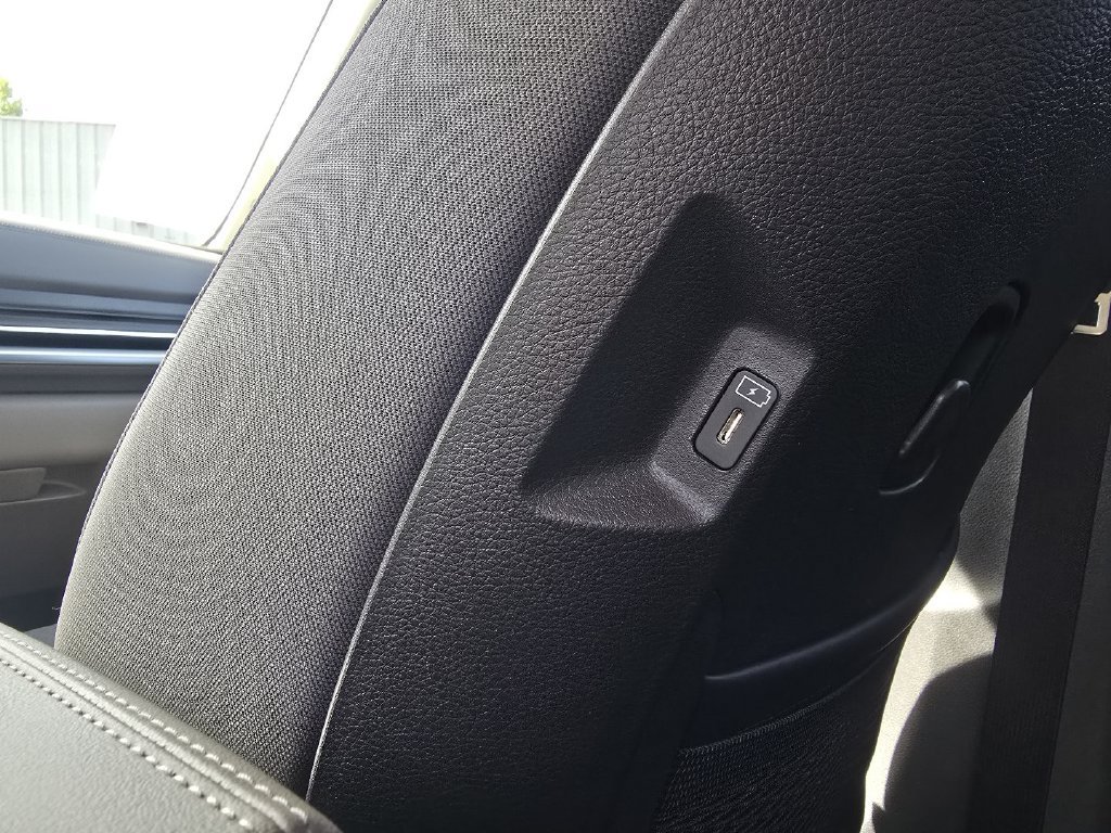 Used 2026 Kia Carnival LX FWD image 22