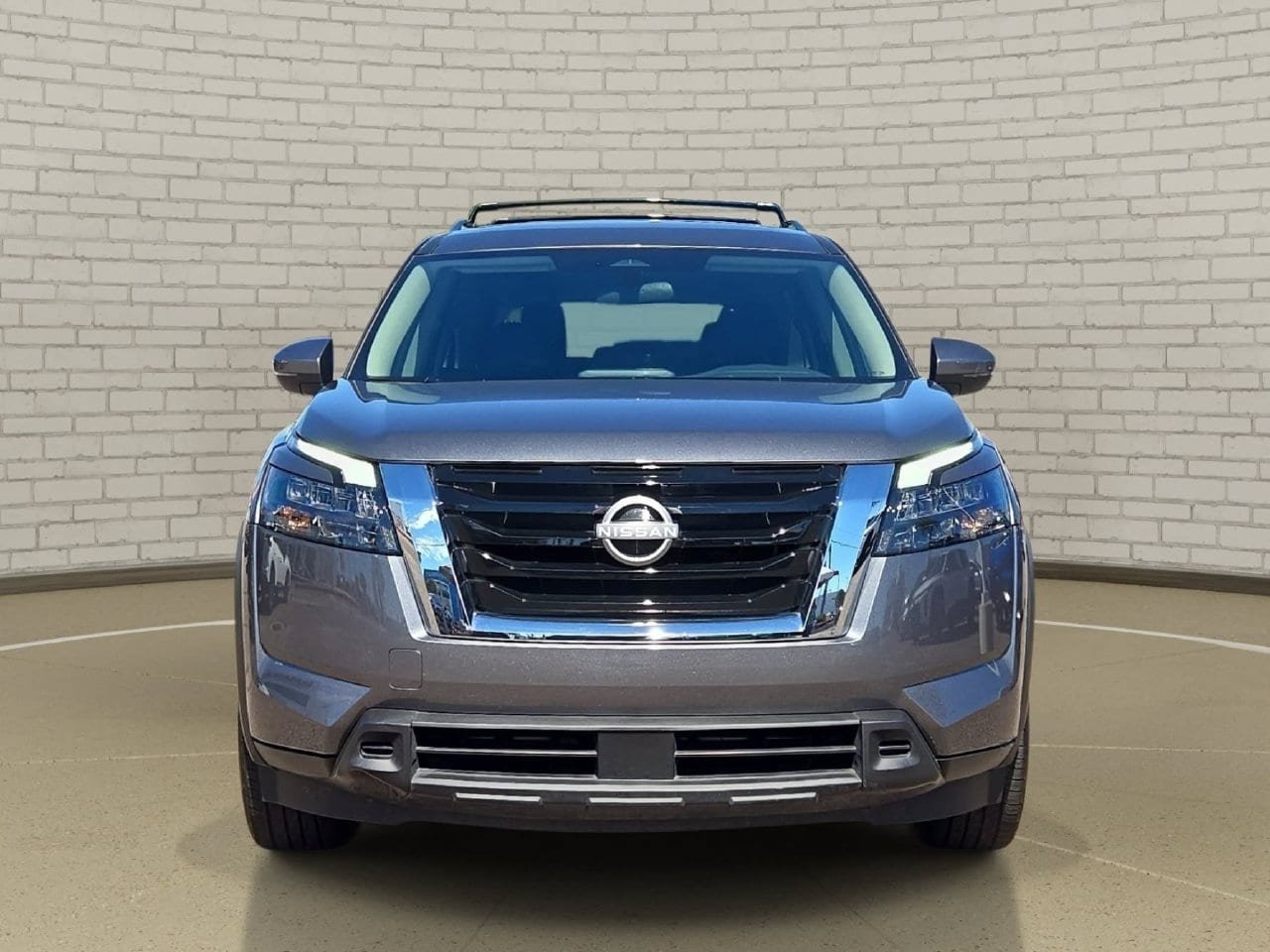Used 2025 Nissan Pathfinder SV FWD image 2