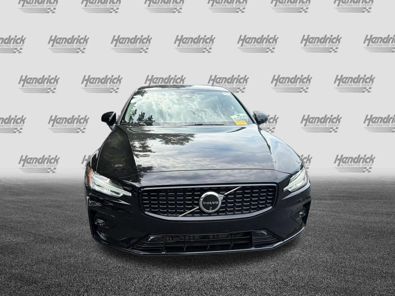 Used 2025 Volvo S60 B5 Plus FWD image 3