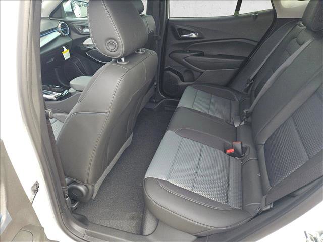 New 2026 Chevrolet Trax LT w/ Sunroof Package image 15