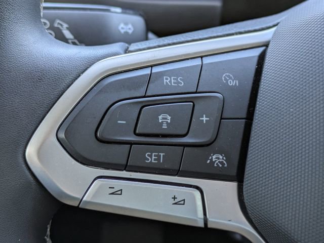 Used 2023 Volkswagen Tiguan SE image 28