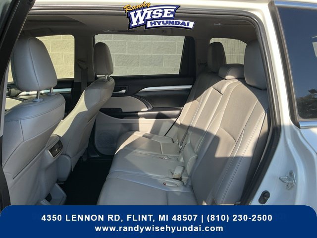 Used 2019 Toyota Highlander XLE FWD image 31